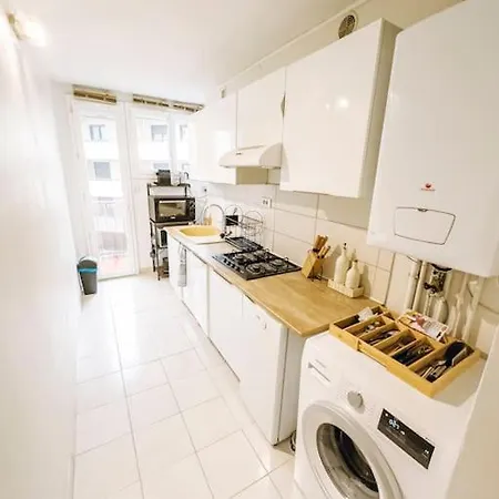 Apartment Cozy 2 Bedroom Artbnb Train Station Garage Wi-fi