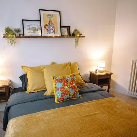 Apartment Cozy 2 Bedroom Artbnb Train Station Garage Wi-fi *